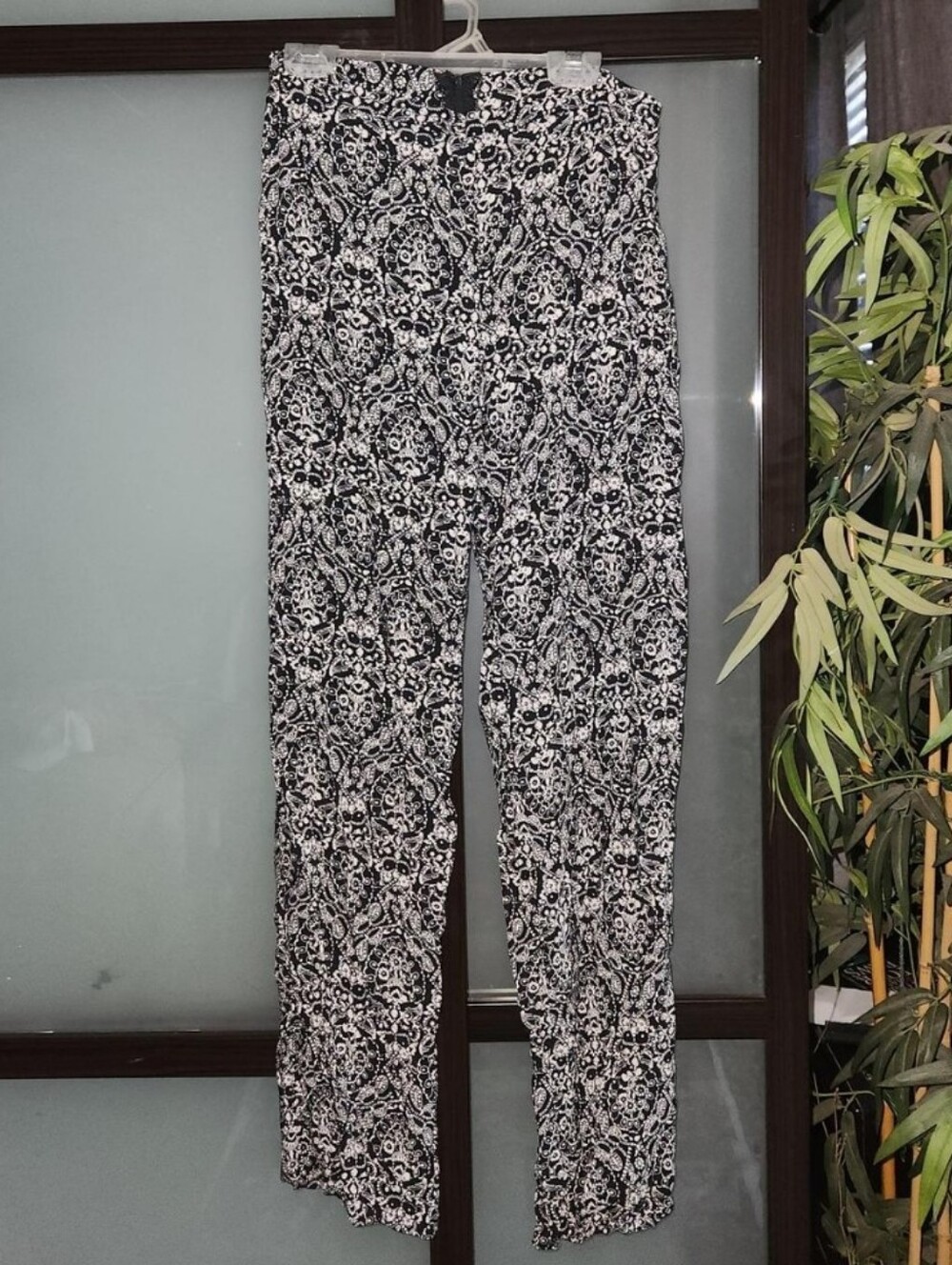 Black & White Printed Women's Pants